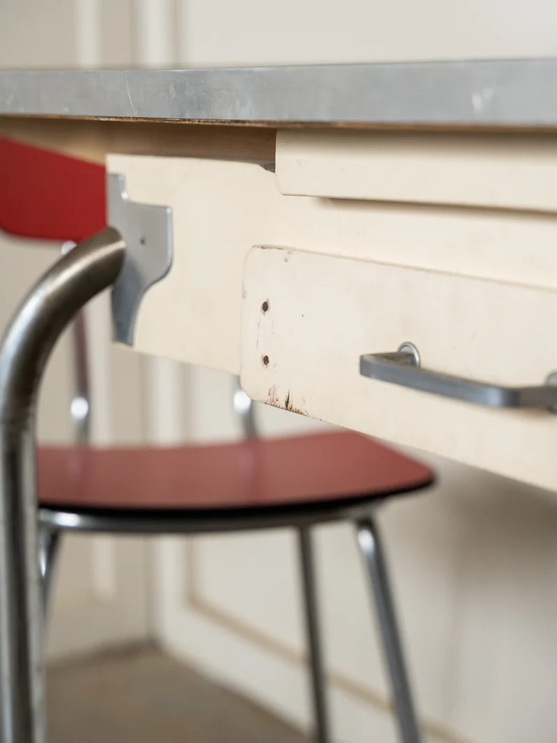 Karla, la table à manger en formica N°1280