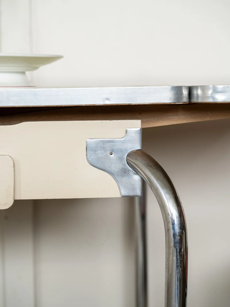 Karla, la table à manger en formica N°1280