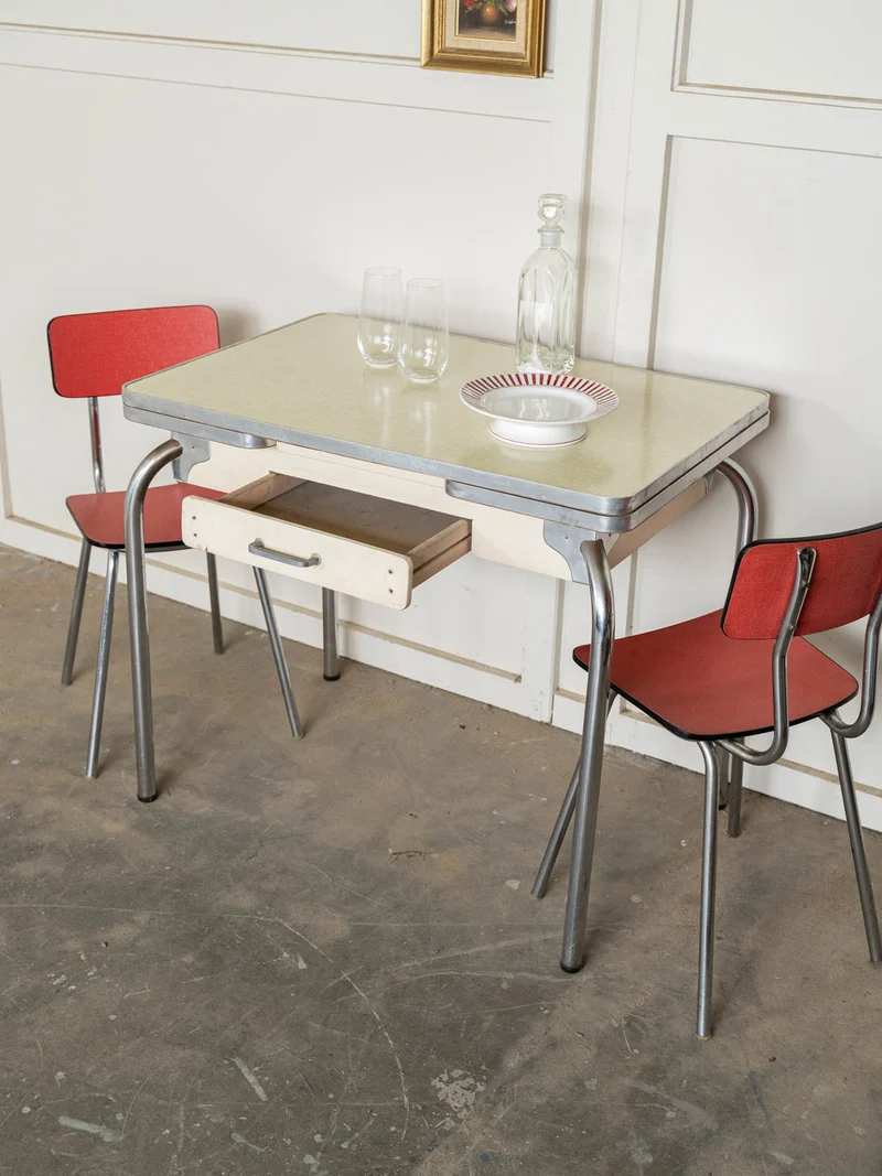 Karla, la table à manger en formica N°1280