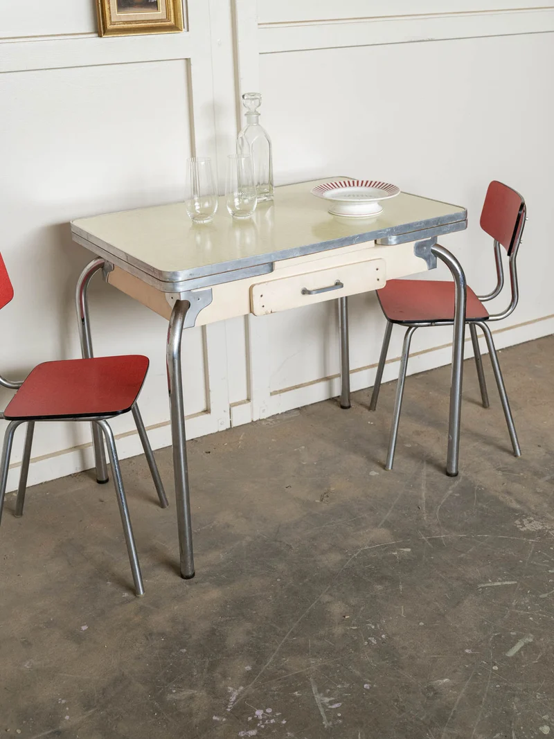 Karla, la table à manger en formica N°1280