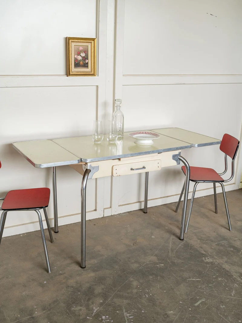 Karla, la table à manger en formica N°1280
