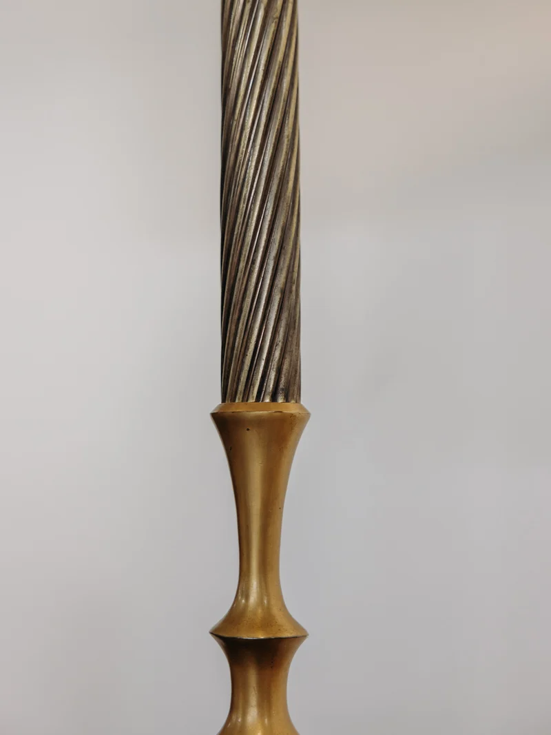 Julien, le lampadaire en laiton et son abat-jour en tambour N°403
