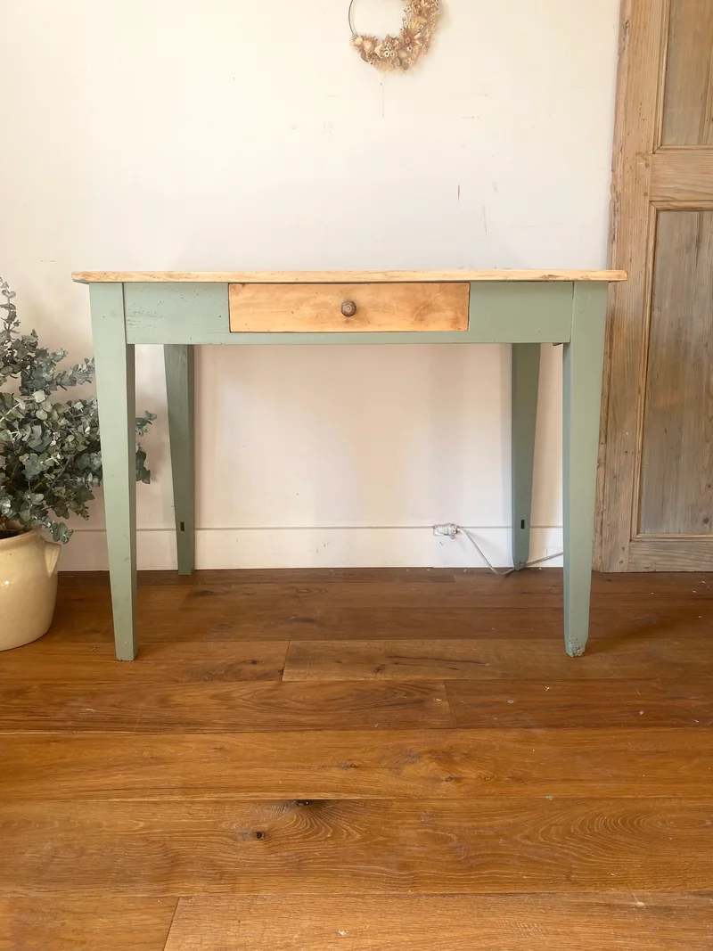 Bureau d’écolier en bois ancien rénové