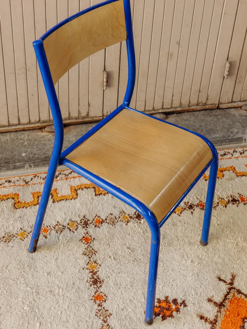 Alma, la chaise d'écolier à la structure bleu électrique N°1957