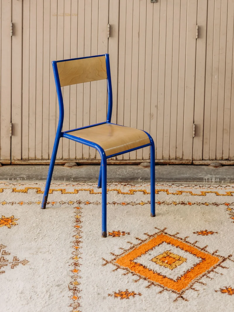 Alma, la chaise d'écolier à la structure bleu électrique N°1957