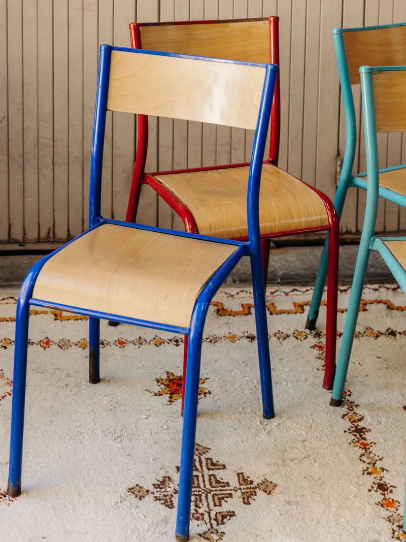 Alma, la chaise d'écolier à la structure bleu électrique N°1957