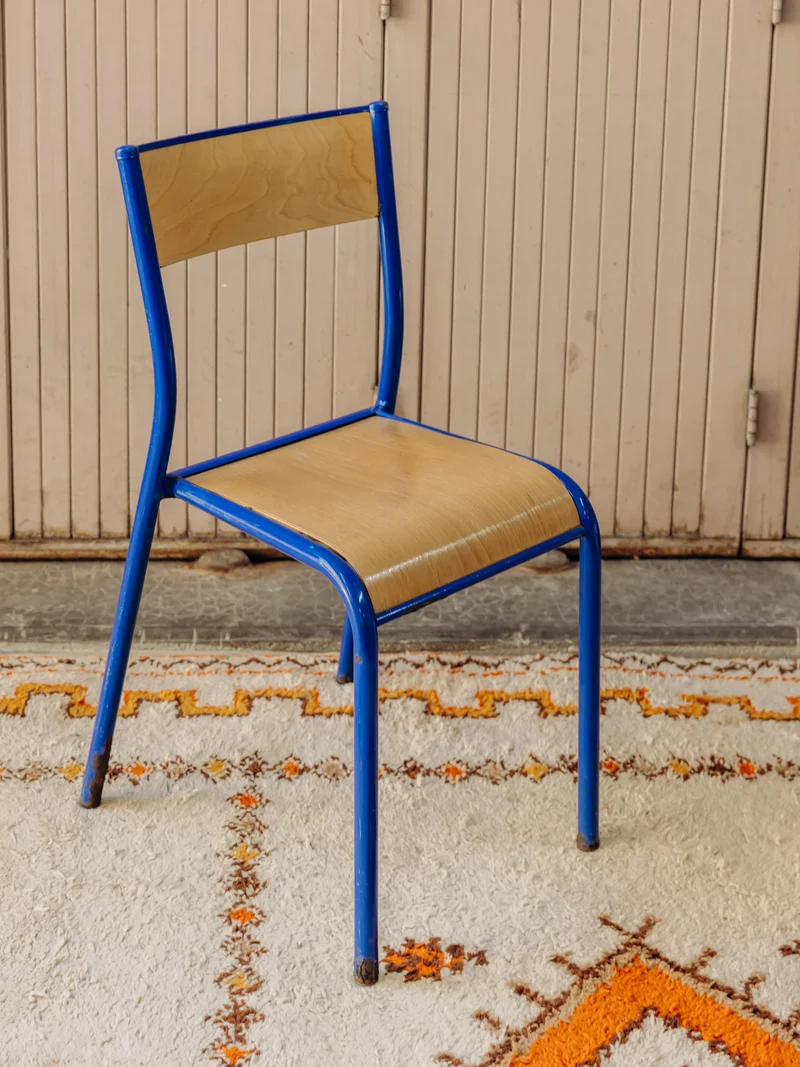 Alma, la chaise d'écolier à la structure bleu électrique N°1957