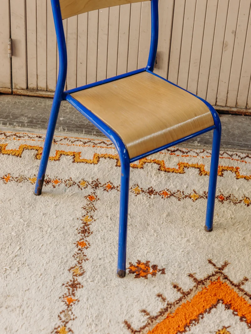 Alma, la chaise d'écolier à la structure bleu électrique N°1957