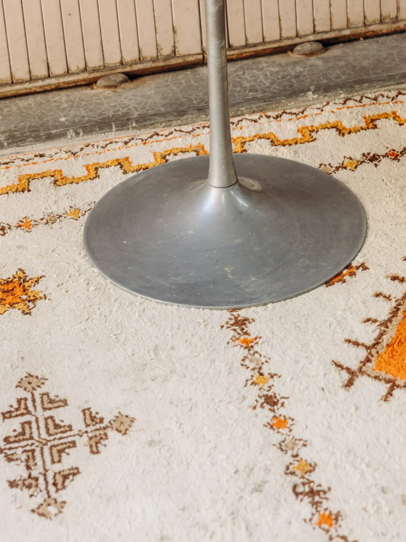 Karla, la table à manger en verre fumé et pieds en acier N°1273