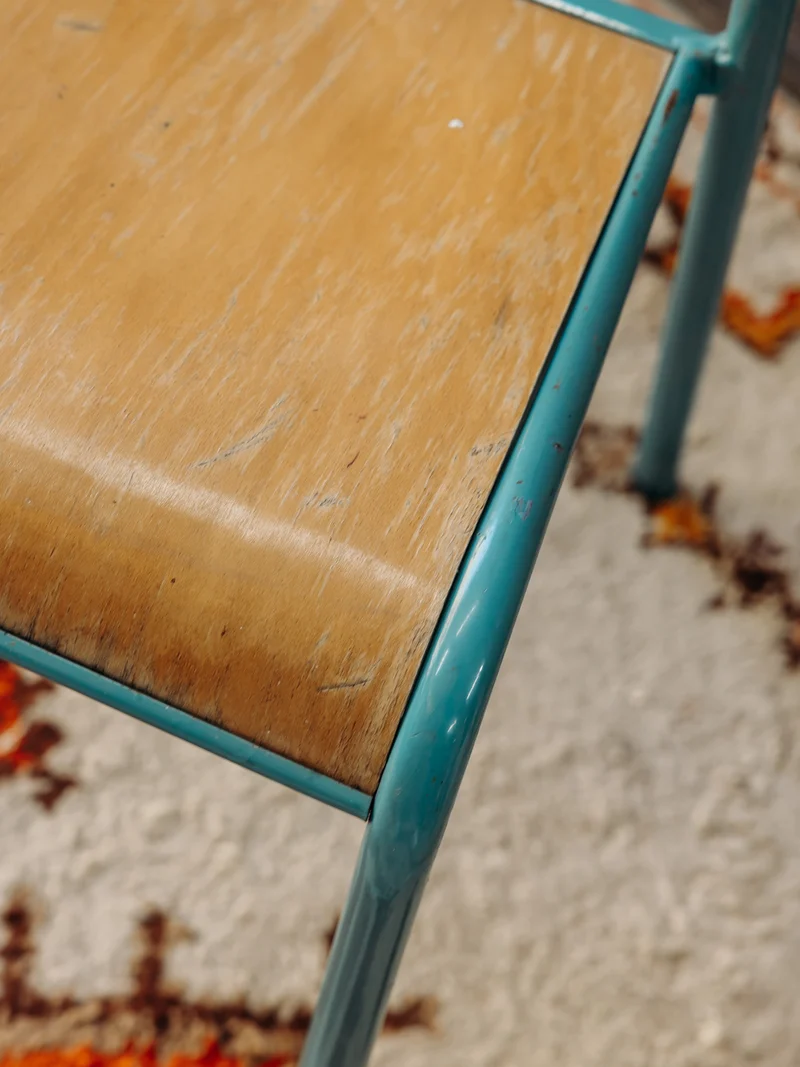 Alma, la chaise d'écolier à la structure bleu ciel N°1959