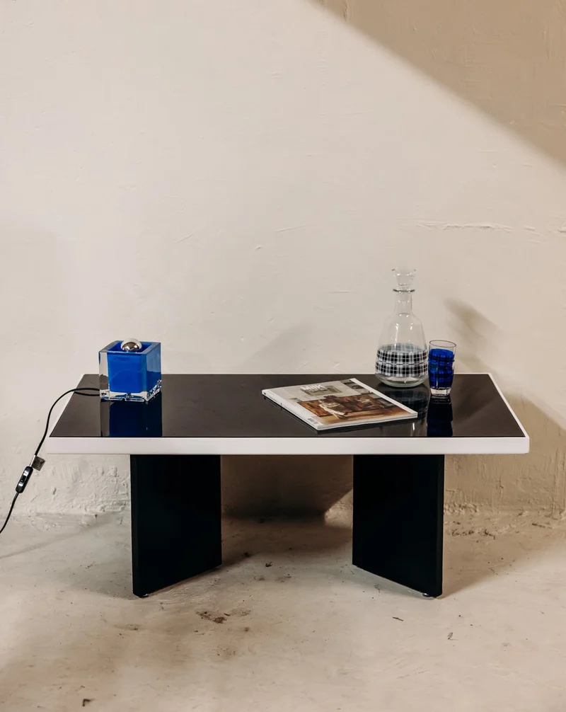 Donna, la table basse au verre fumé noir N°1568