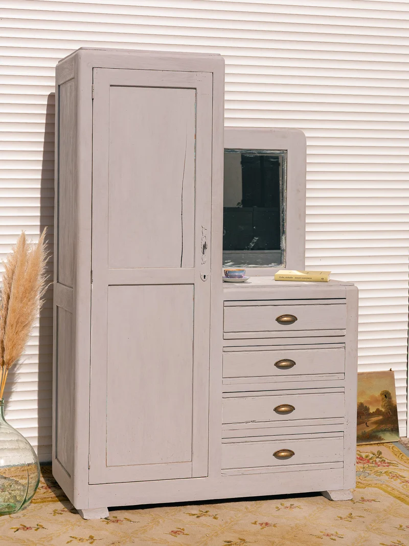 Blandine, l'armoire asymétrique en bois bleu gris N°489