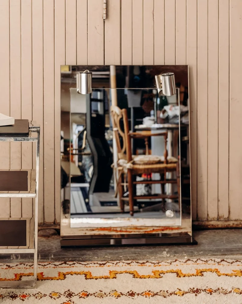 Igor, le miroir au verre fumé avec applique murale N°1160