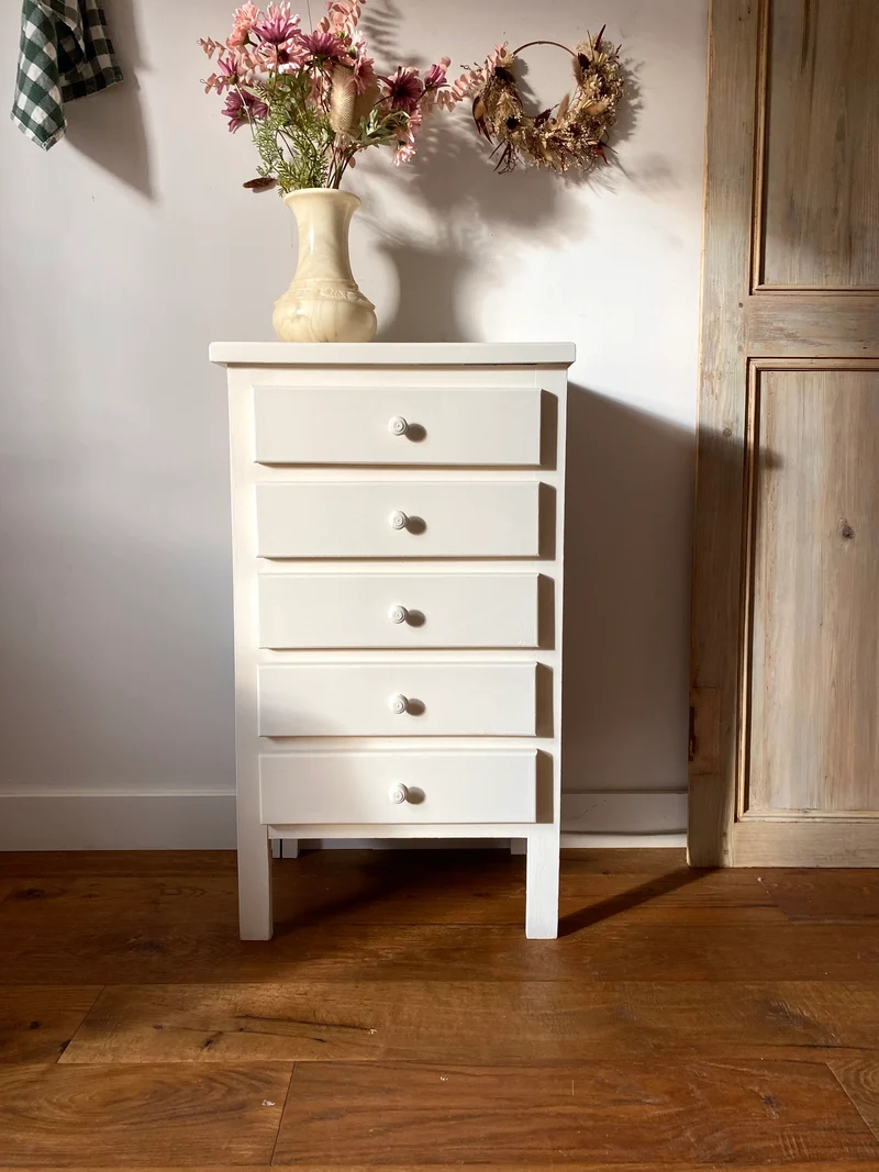 Chiffonnier 5 tiroirs en bois ancien repeint