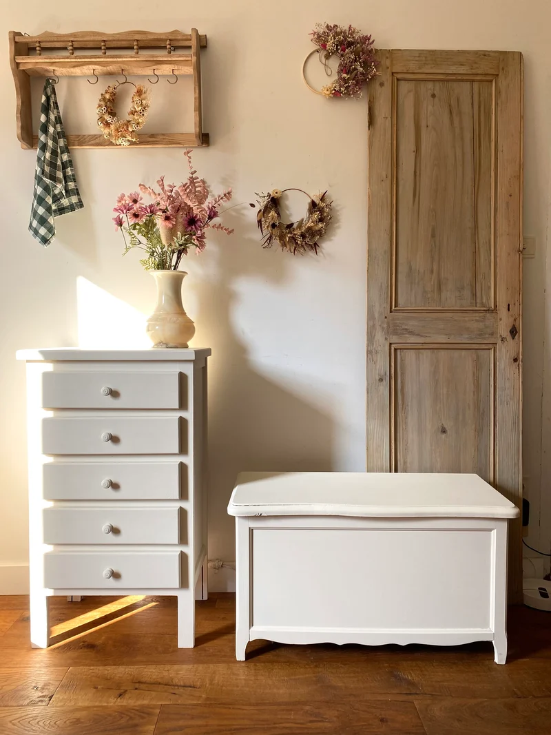 Chiffonnier 5 tiroirs en bois ancien repeint