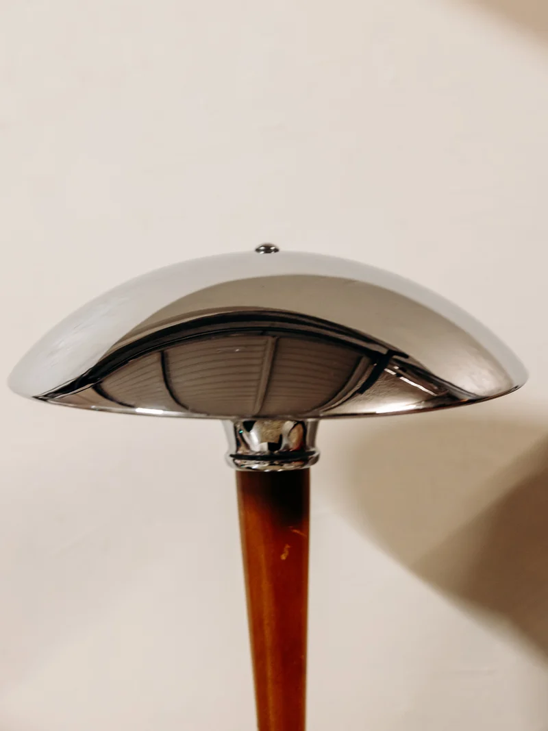 Julia, la lampe au style mid-century en inox et bois N°1058
