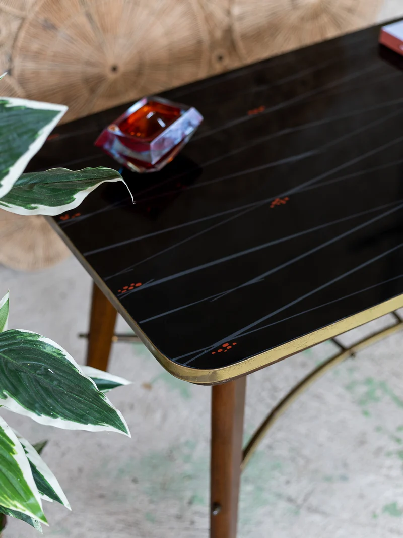 Donna, l'élégante table basse N°1578