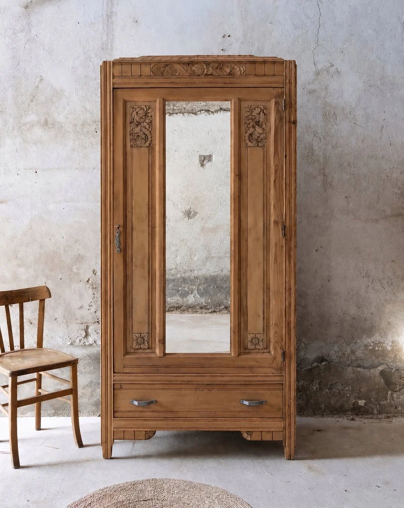 Blandine, l'armoire Art Nouveau en bois avec miroir N°517