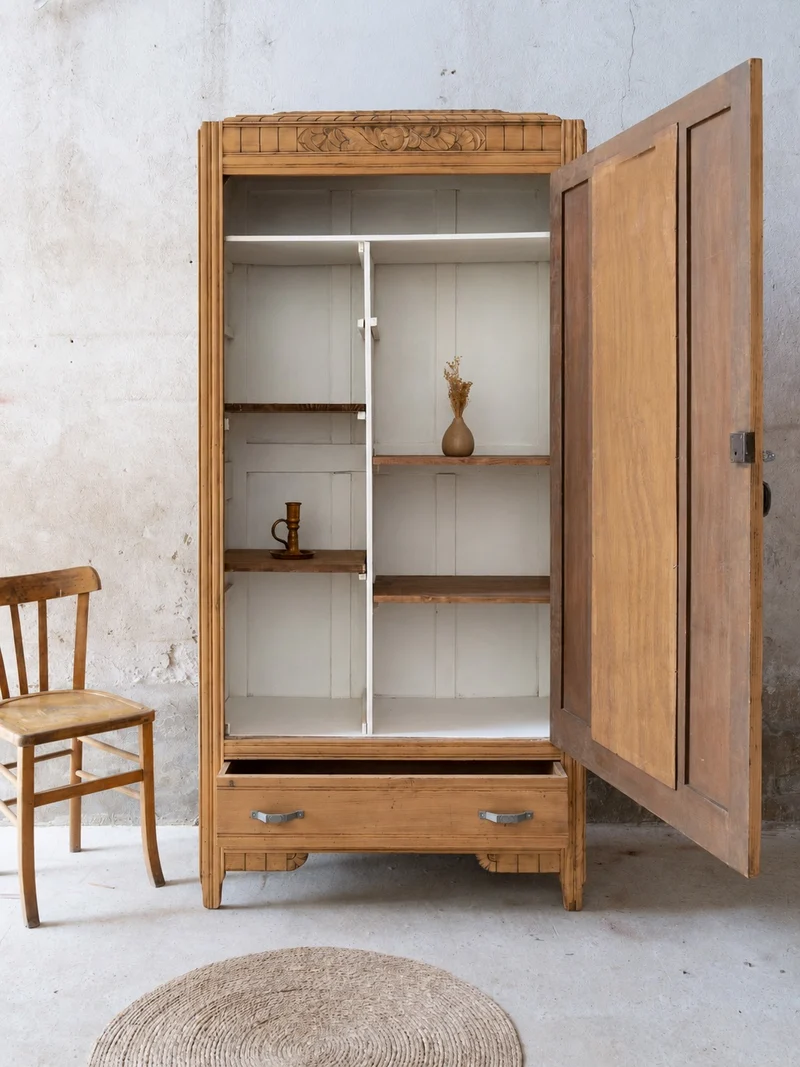 Blandine, l'armoire Art Nouveau en bois avec miroir N°517