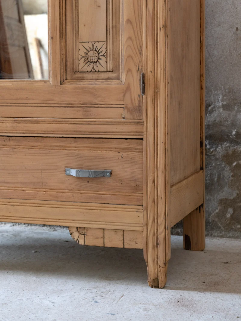 Blandine, l'armoire Art Nouveau en bois avec miroir N°517