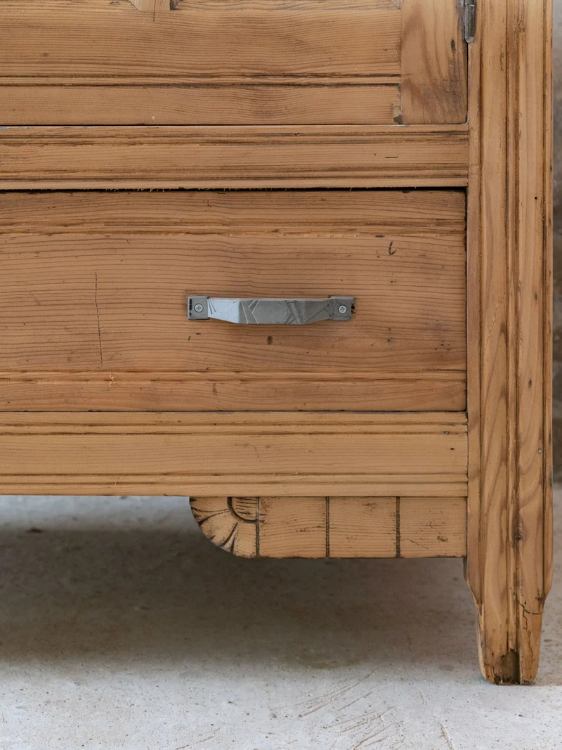 Blandine, l'armoire Art Nouveau en bois avec miroir N°517