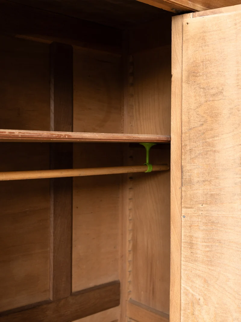 Blandine, l'armoire en pin massif avec miroir N°515