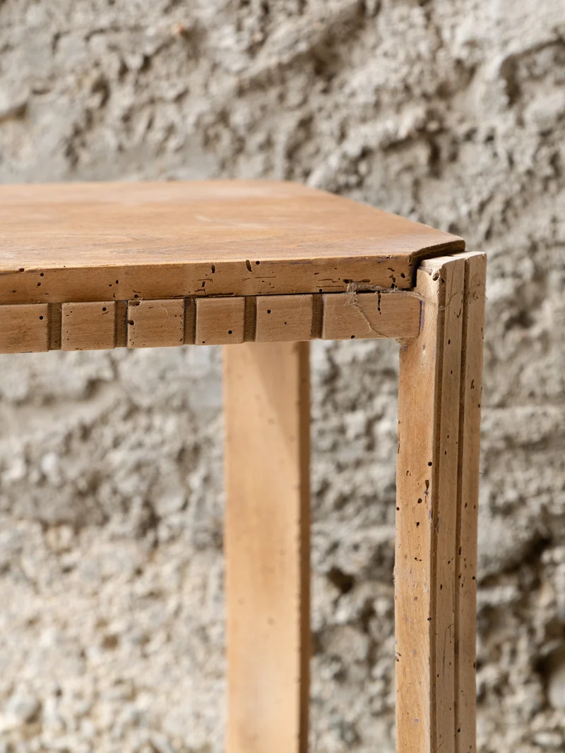Francine, la table d'appoint en chêne N°1574