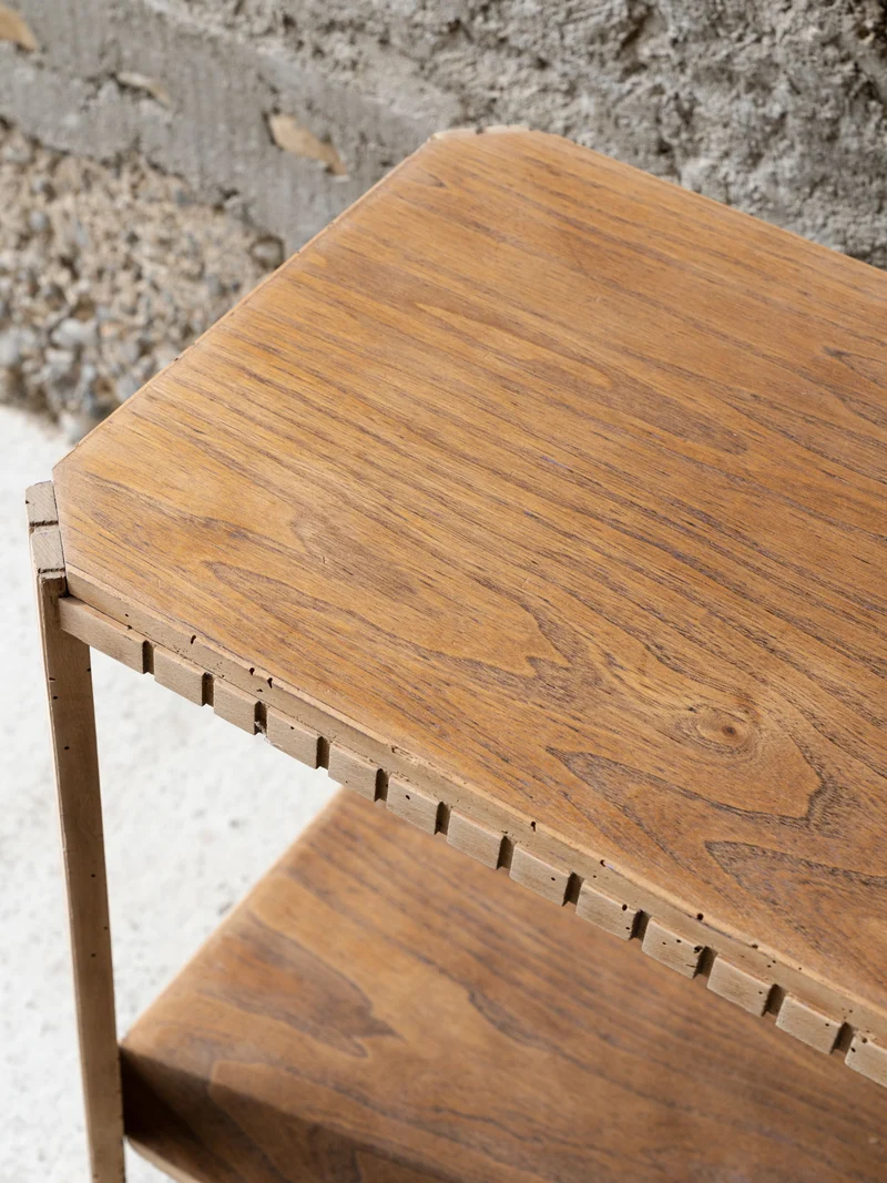 Francine, la table d'appoint en chêne N°1574