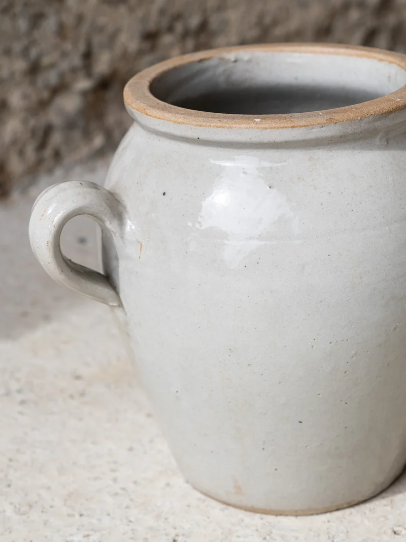 Alix, le pot en terre cuite émaillée gris clair N°1172