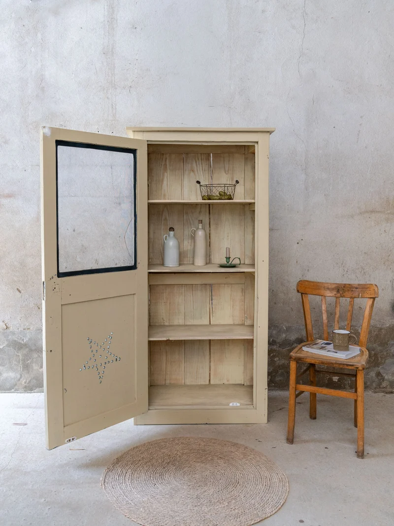 Blandine, la bonnetière en bois beige à porte grillagée N°518