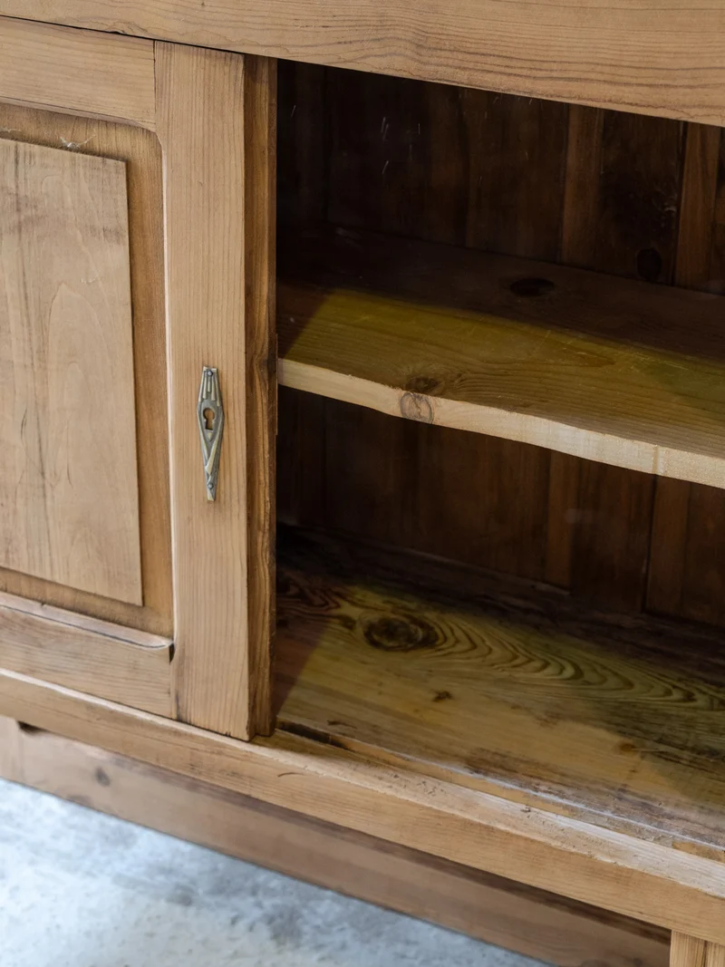Gilbert, le petit buffet Art déco en bois clair N°1875