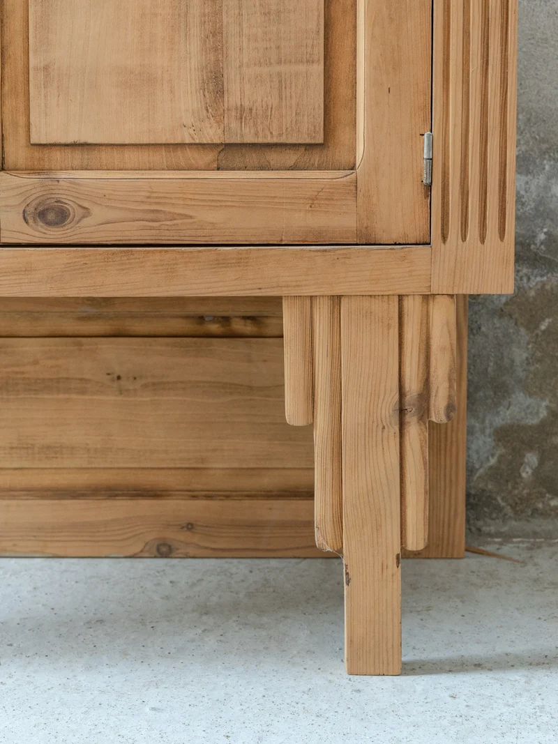 Gilbert, le petit buffet Art déco en bois clair N°1875