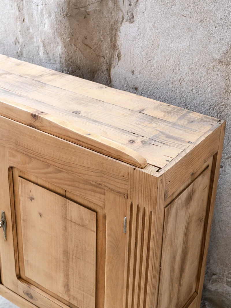 Gilbert, le petit buffet Art déco en bois clair N°1875
