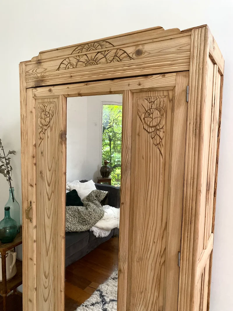 Armoire Art deco en bois massif