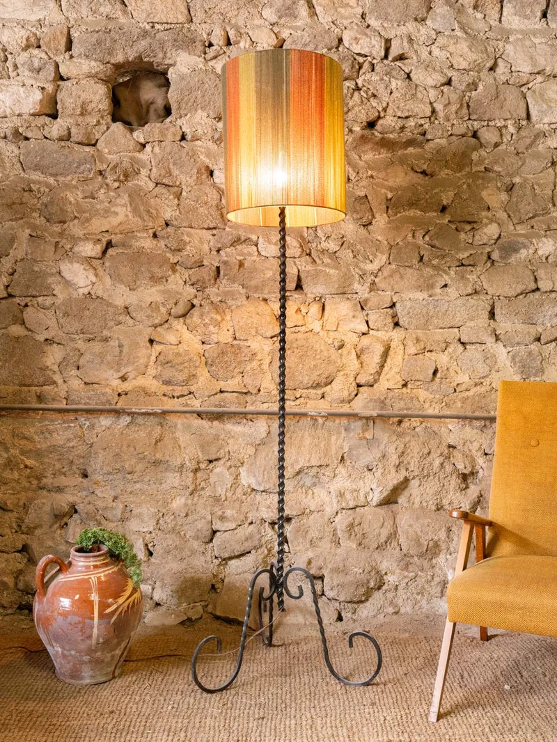 Julien, le lampadaire en fer et laine N°406