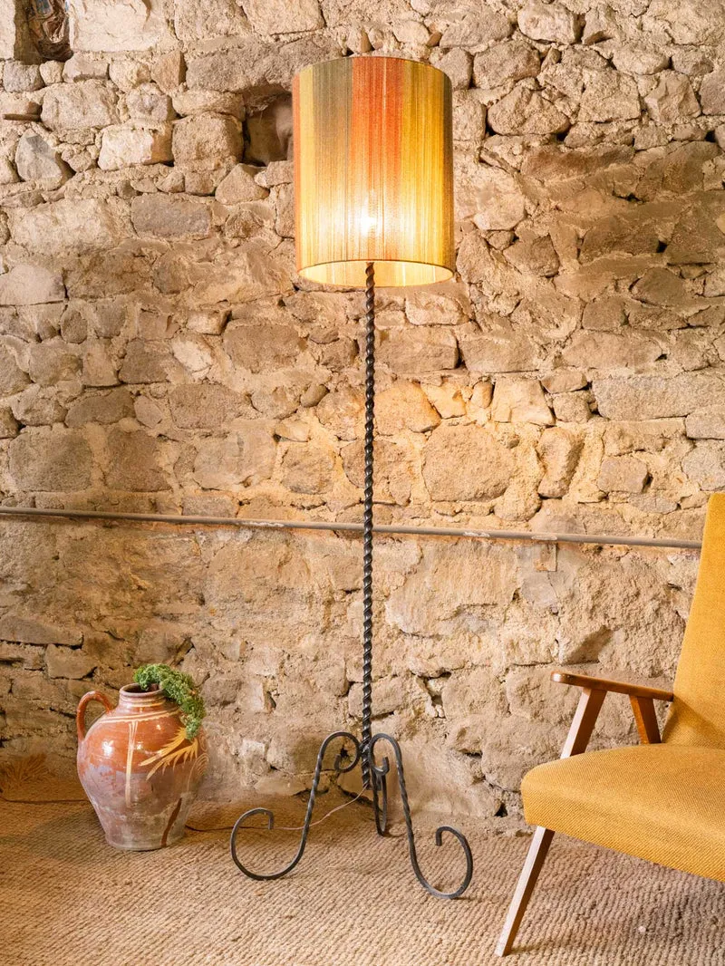 Julien, le lampadaire en fer et laine N°406