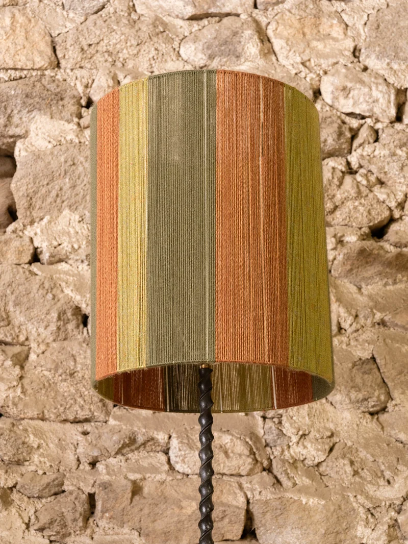 Julien, le lampadaire en fer et laine N°406