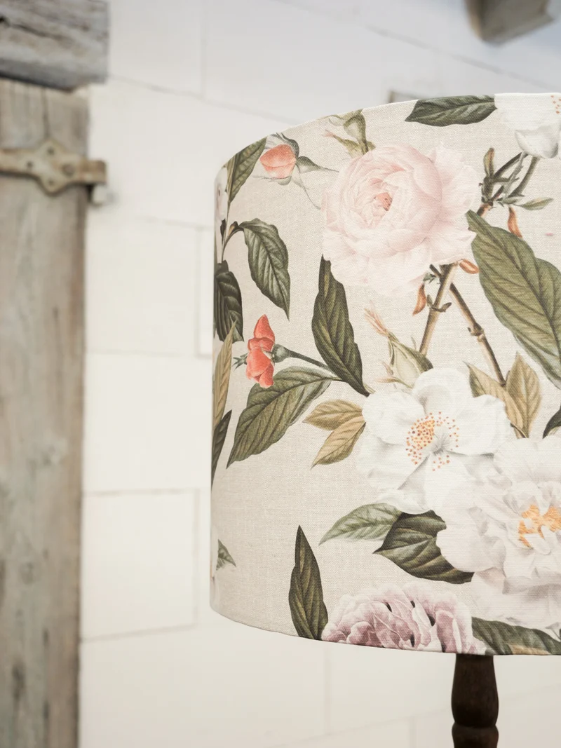 Julien, le lampadaire à l'abat-jour floral N°407