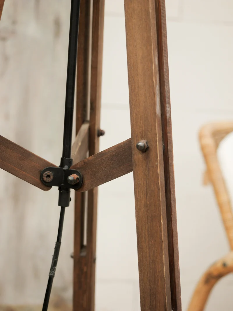 Julien, le lampadaire à l'abat-jour floral N°407