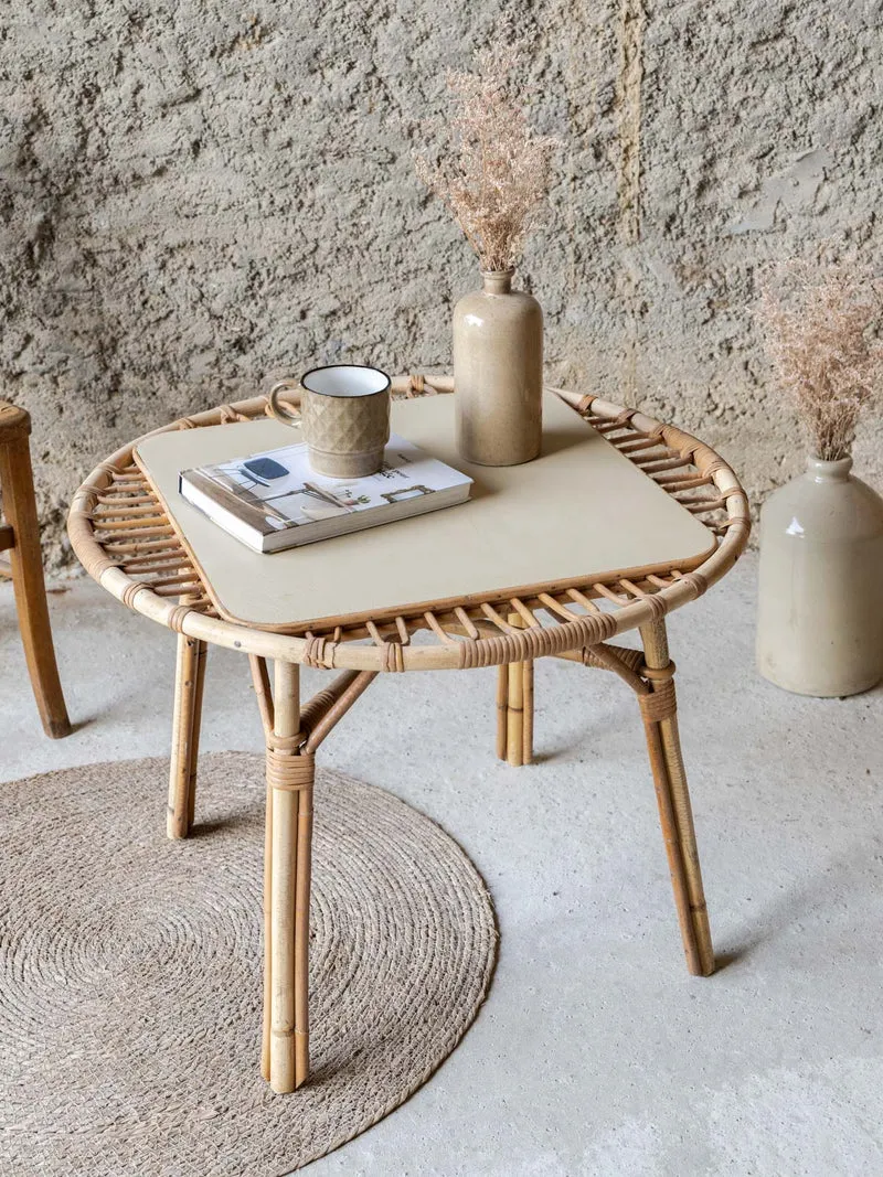 Léonie, la petite table basse ronde en rotin beige N°1167