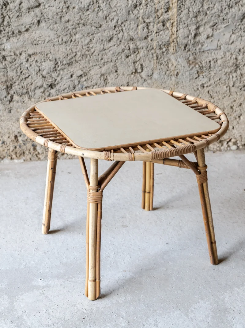 Léonie, la petite table basse ronde en rotin beige N°1167