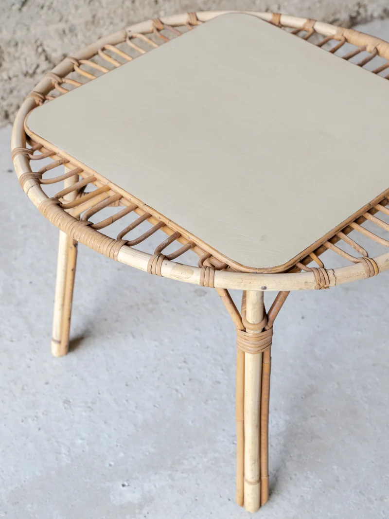 Léonie, la petite table basse ronde en rotin beige N°1167