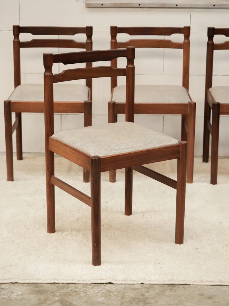 Alma, le lot de 4 chaises grises N°1975