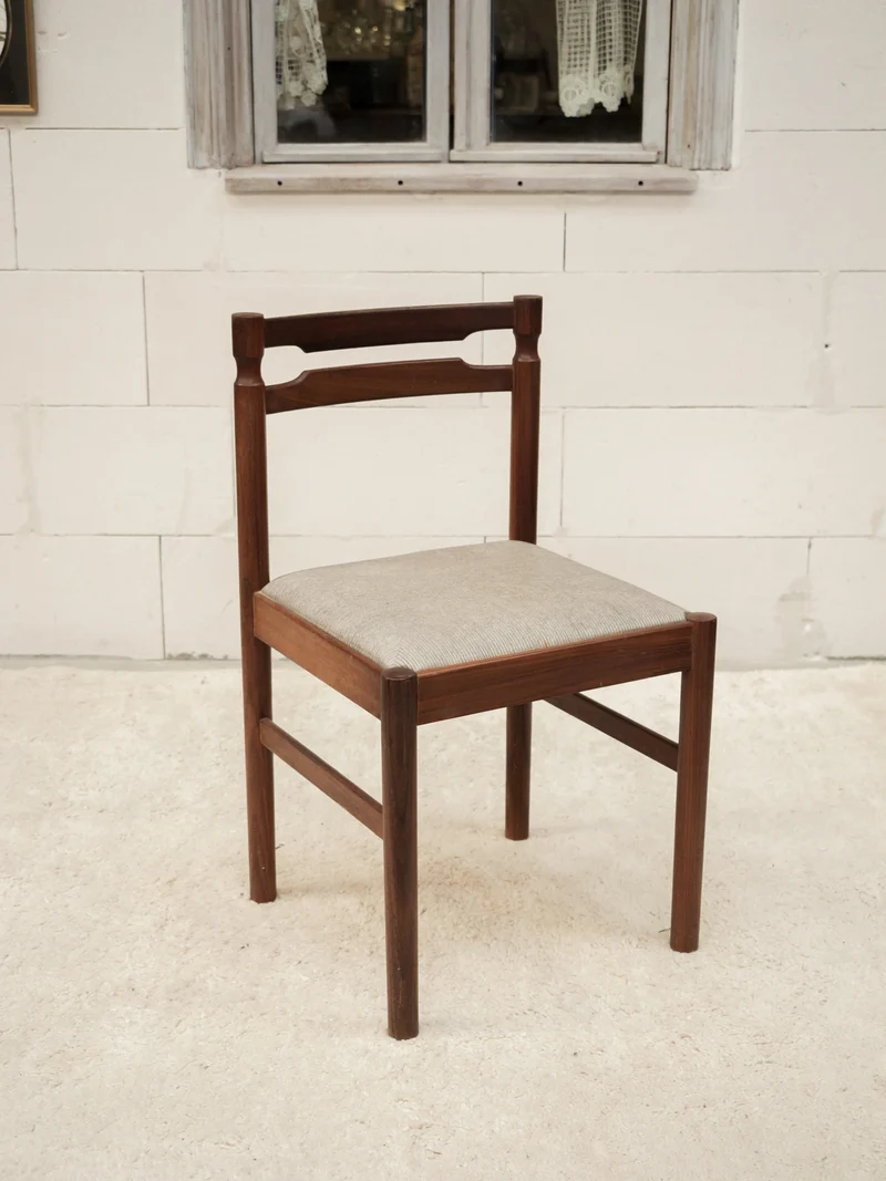 Alma, le lot de 4 chaises grises N°1975