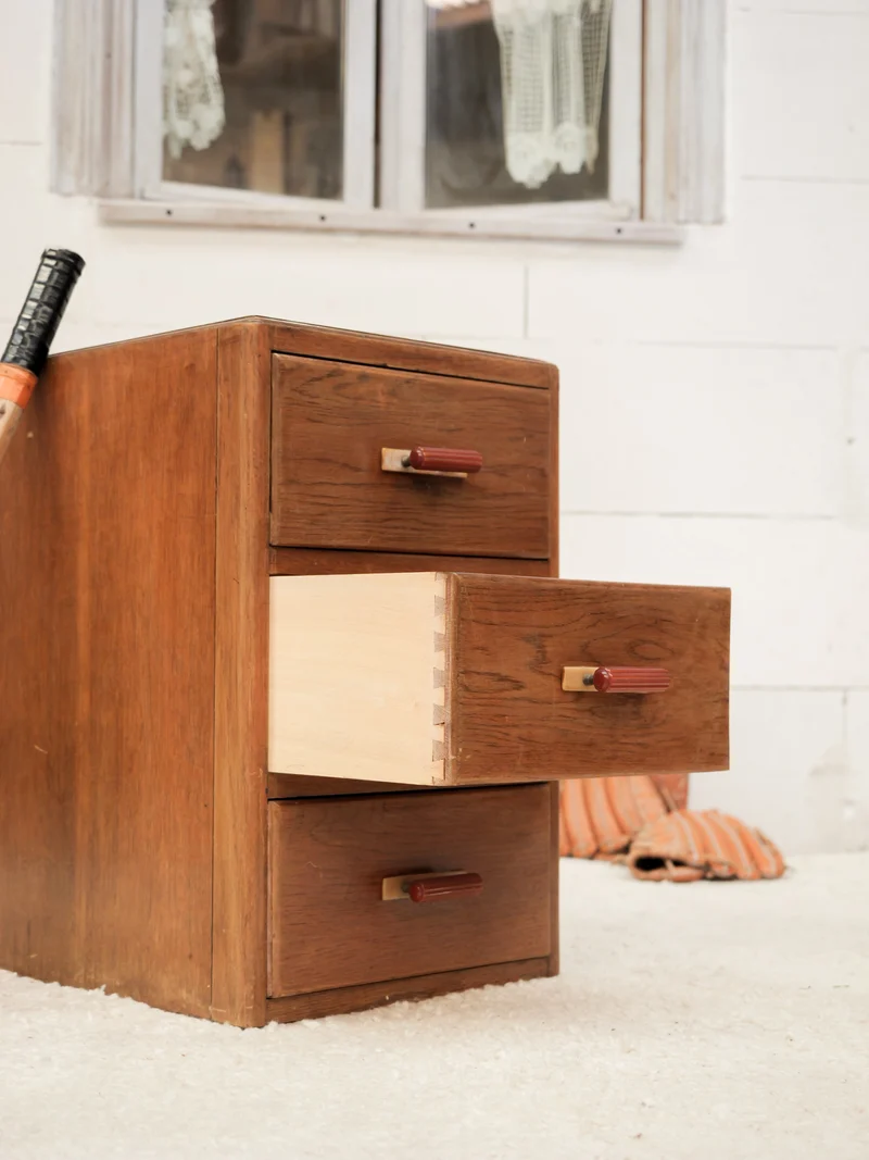 Odile, la table de chevet en bois N°1558