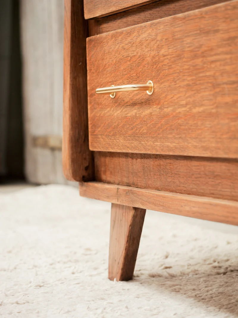 Olga, la commode aux poignées dorées N°1094
