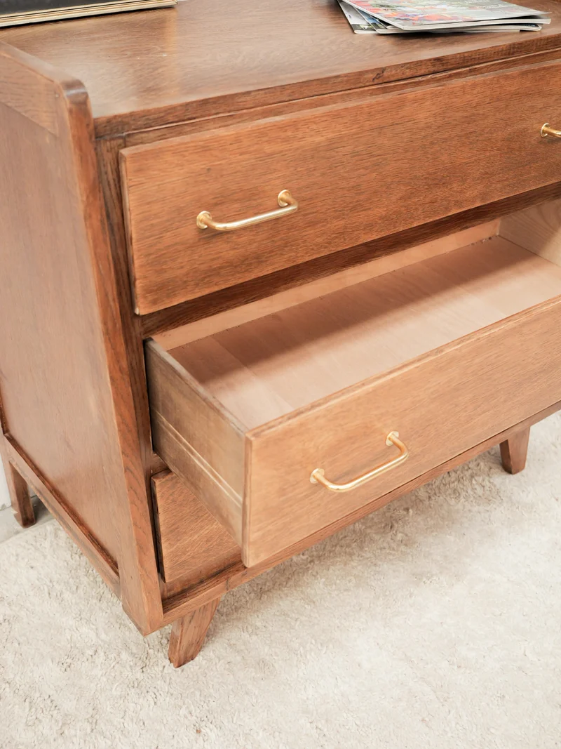 Olga, la commode aux poignées dorées N°1094