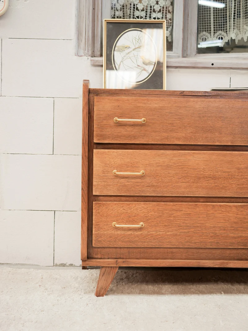 Olga, la commode aux poignées dorées N°1094