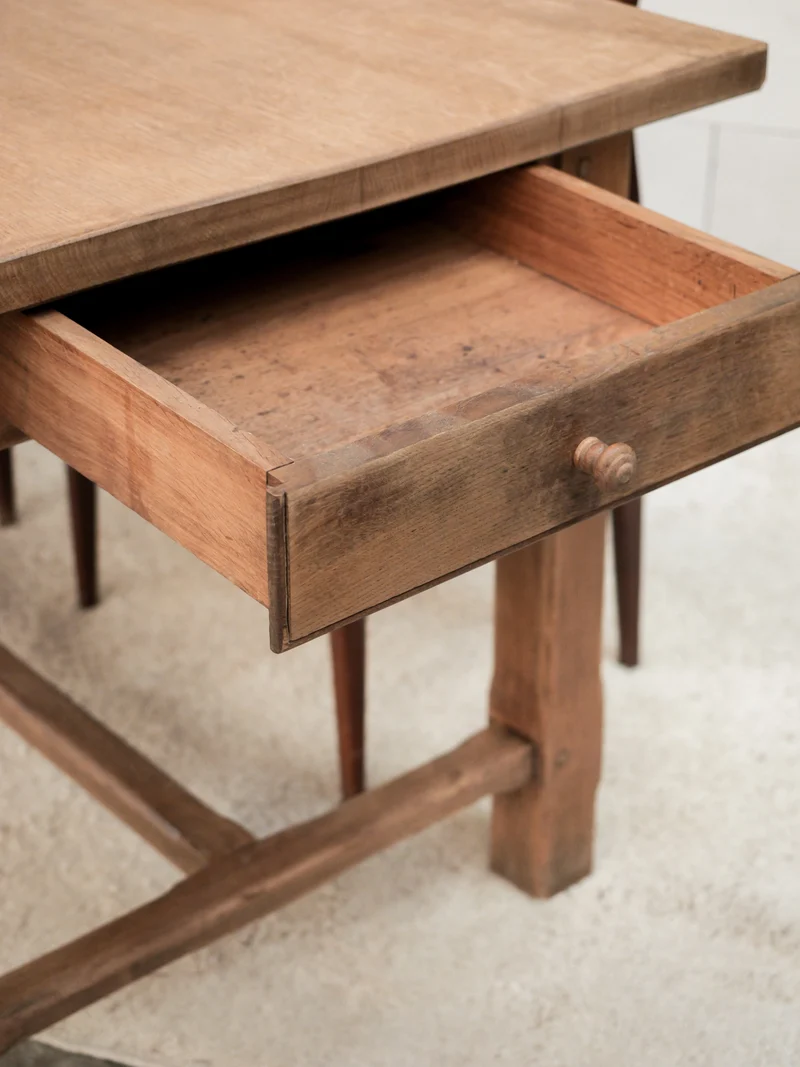 Romy, la table à manger rectangulaire en bois N°1543