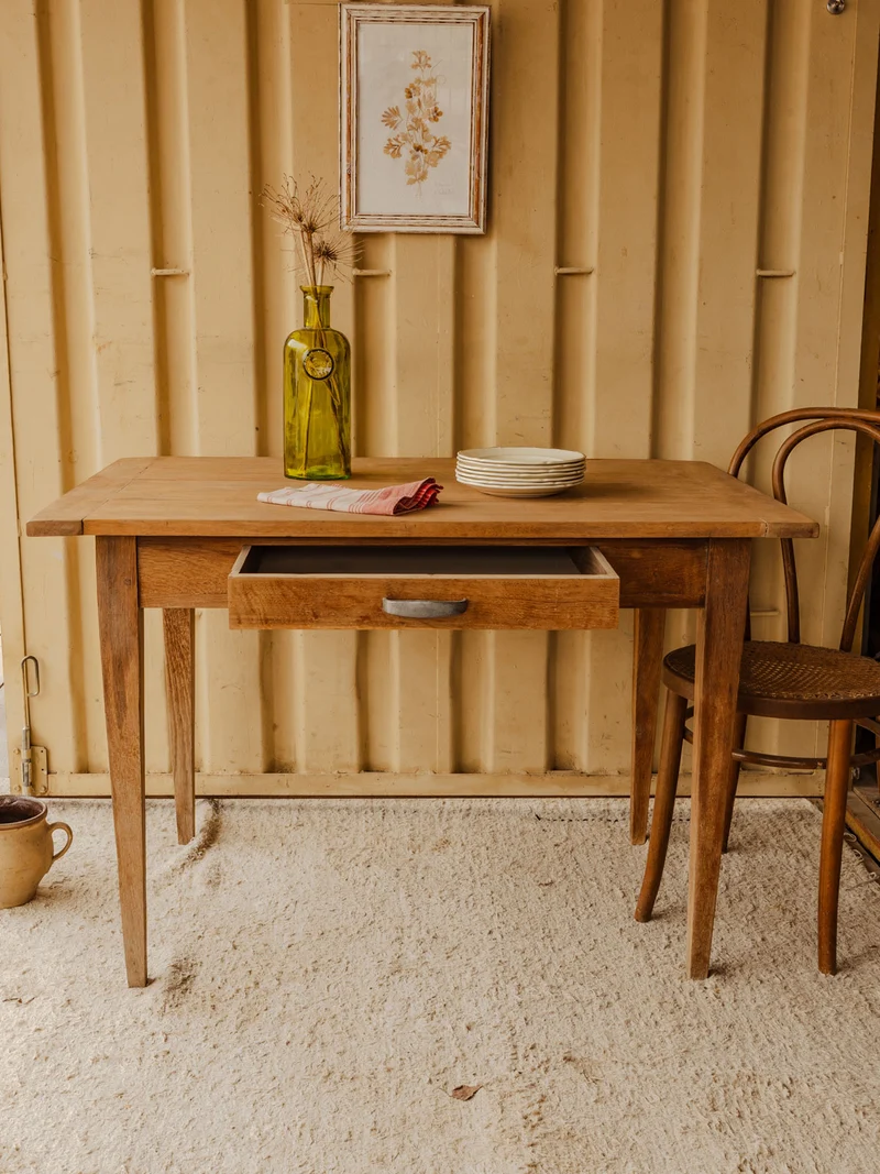 Romy, la table à manger en bois N°1550